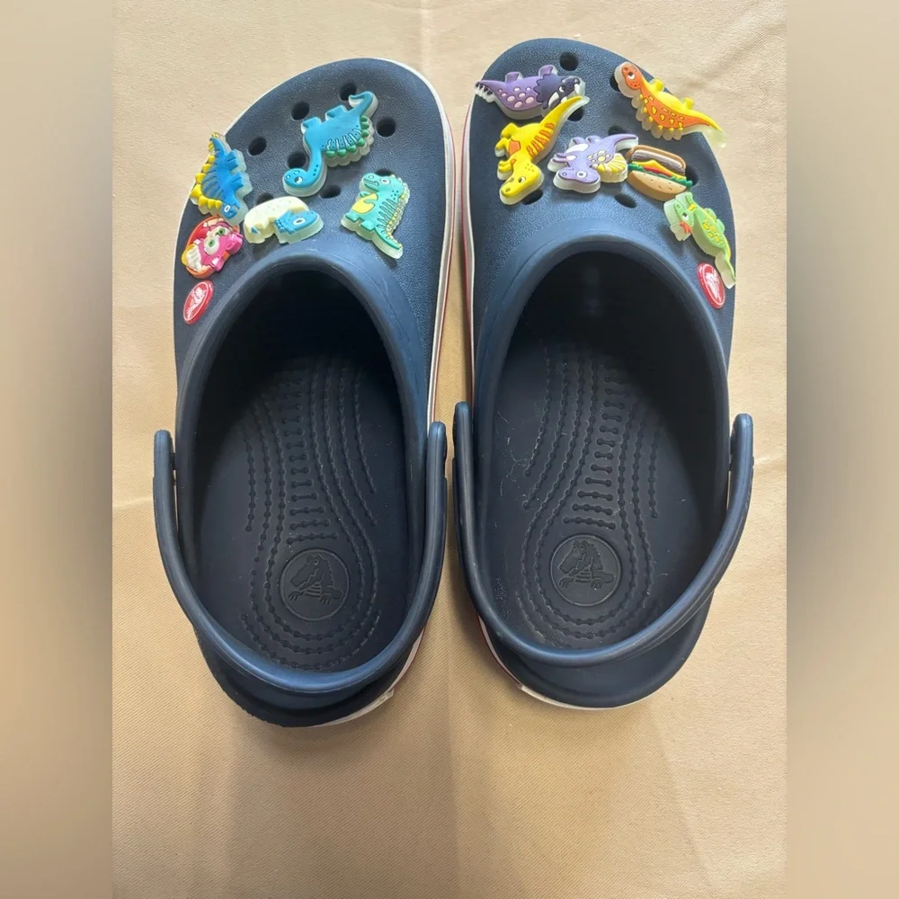 CROCS Kids Navy Clogs with‎ Dinosaur Charms